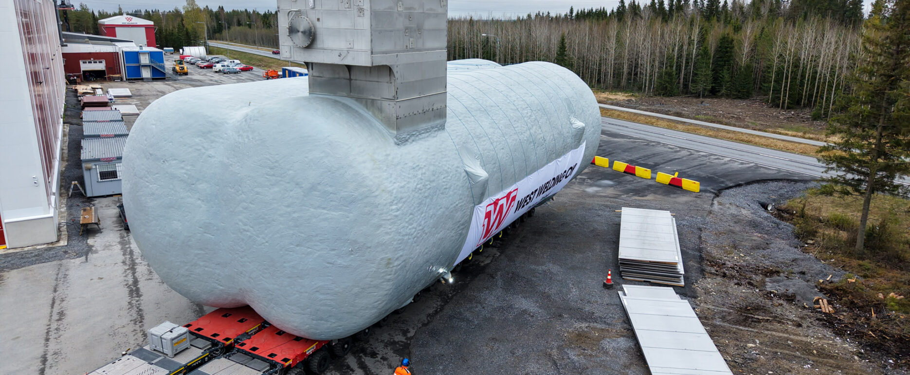 LNG tank delivery