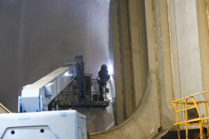 Welding LNG tank